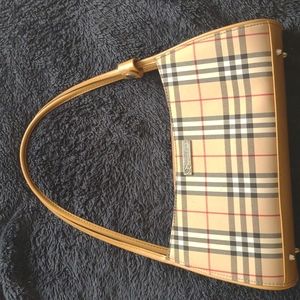Burberry purse